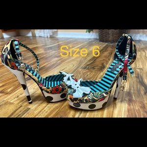 Fun Playful Shoes, Size 6